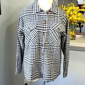 NWT, Pinkmarket black and white CLASSIC plaid. Button down shirt. SIZE L…